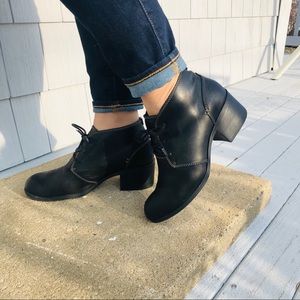 Clarks Women's Maypearl Flora Ankle Bootie